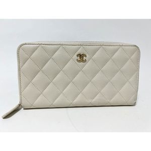 Caviar Skin Matelasse Round Zipper Wallet White Silver